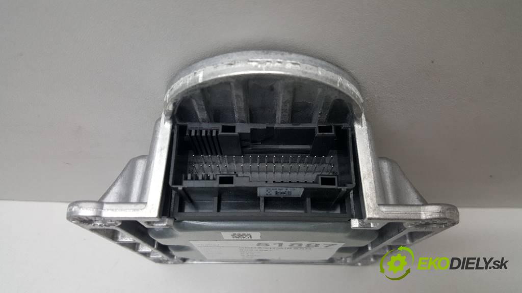 BMW F13 640D 2014 313 kW 640D 2993 senzor airbag 6864927 (Snímače)