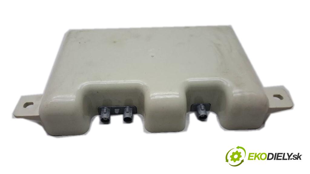 BMW F13 640D 2014 313 kW 640D 2993 Zosilňovač antenový 6943023-02   (Zosilňovače)