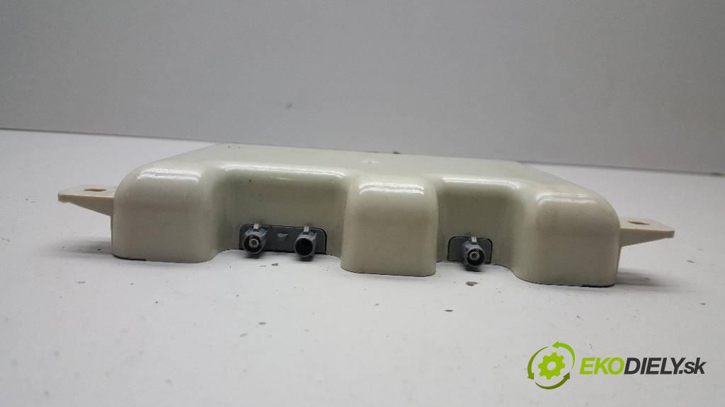 BMW F13 640D 2014 313 kW 640D 2993 Zosilňovač antenový 6943023-02   (Zosilňovače)