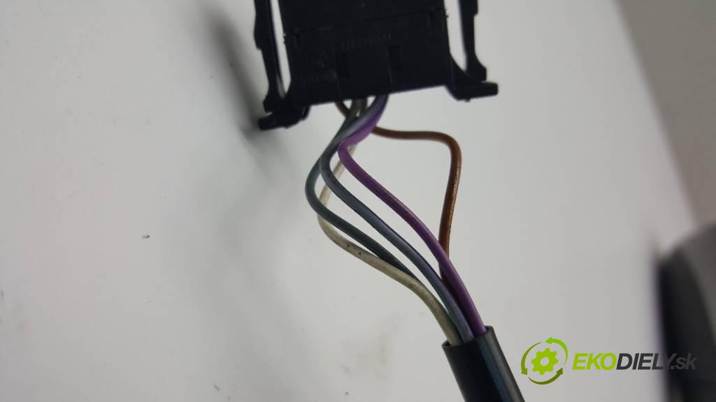 VOLKSWAGEN PASSAT B5 2004 96KW B5 1896 Spätné zrkadlo pravé 5 PIN (Ostatné)