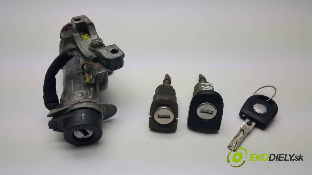 VOLKSWAGEN GOLF IV 1.9 TDI KOMBI 1999 110 kW 1.9 TDI KOMBI 1896,00 spínačka 4B0905851C (Spínací skříňky a klíče)