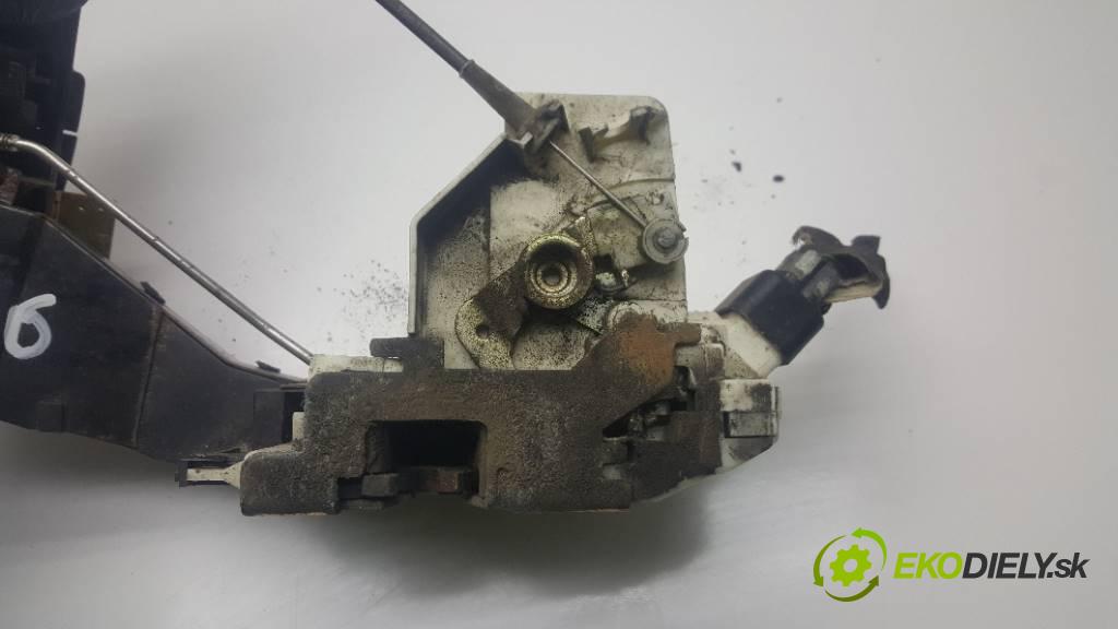 FORD FOCUS       zámok přední část levý XS41-A21813-DE