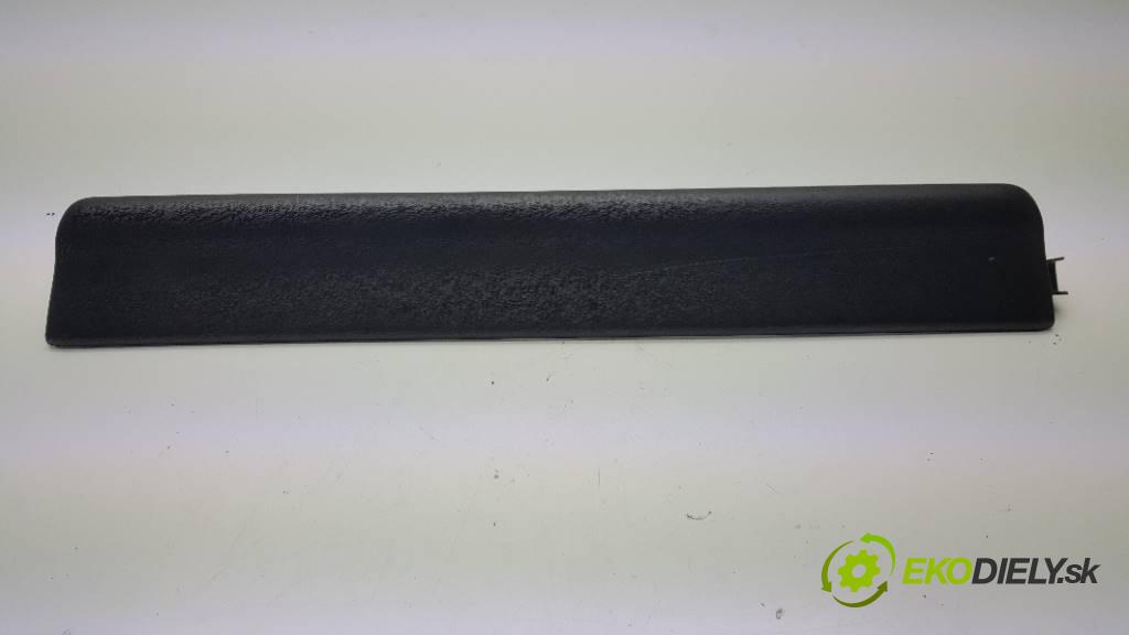 VOLVO V 60    2013 163 kW    1984 Lišta prahová krátka 31306758  PRZÓD PRAWA