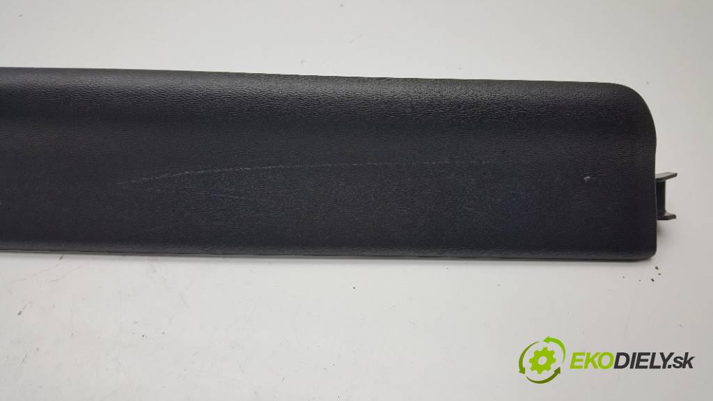 VOLVO V 60    2013 163 kW    1984 Lišta prahová krátka 31306758  PRZÓD PRAWA
