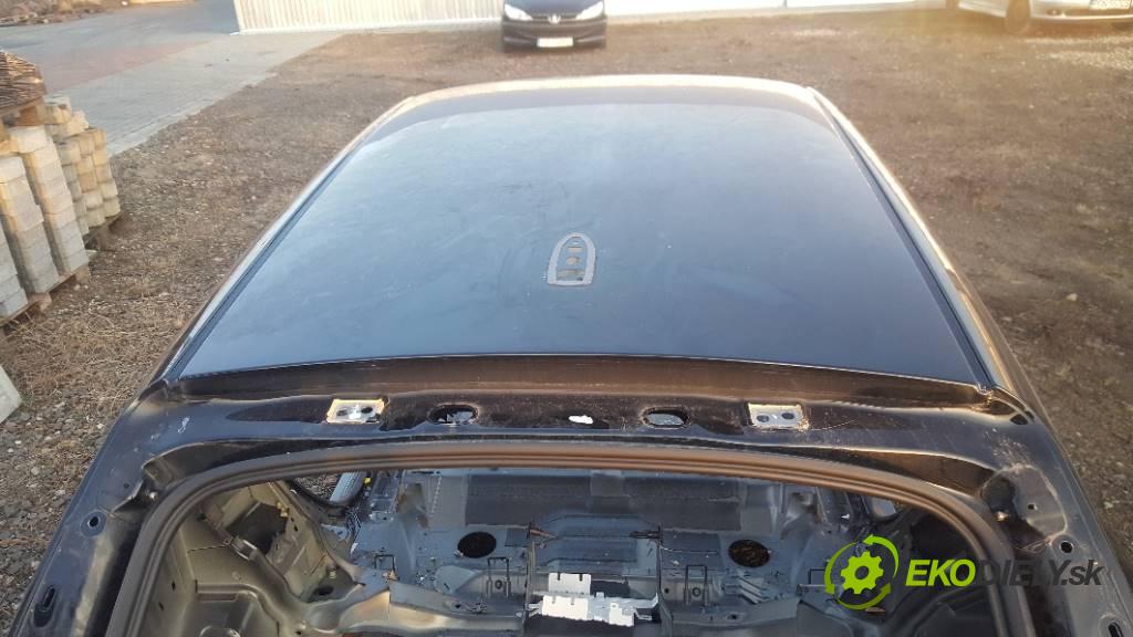 VOLVO V 60    2013 163 kW    1984 strecha
