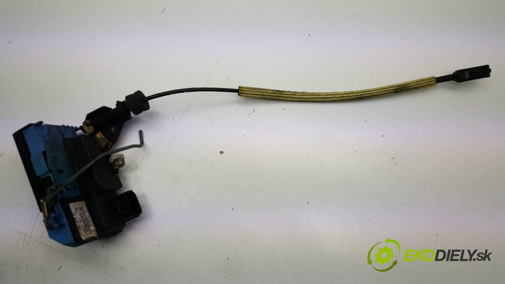 VOLVO S60   2002 120KW   2401 zámok přední část levý
