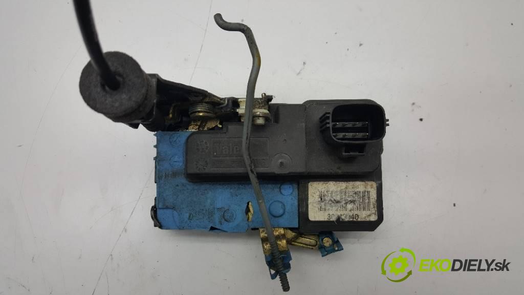 VOLVO S60   2002 120KW   2401 zámok přední část levý