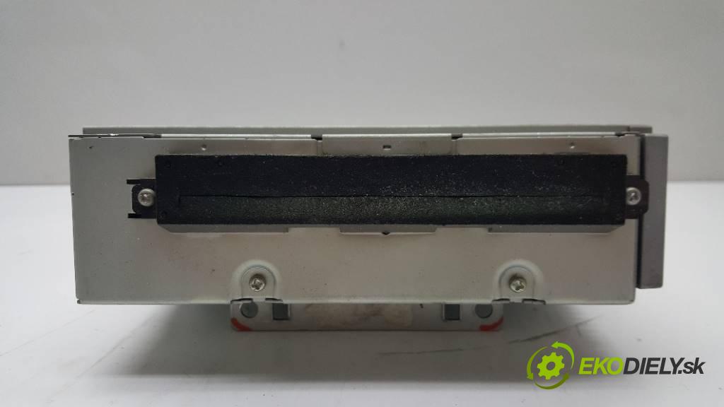 VOLVO V50   2006 80KW    1560 RADIO (S)VO5530 65187078 (Audio zariadenia)