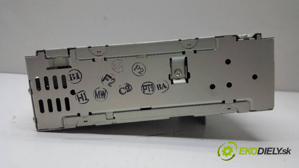 VOLVO V50   2006 80KW    1560 RADIO (S)VO5530 65187078 (Audio zariadenia)