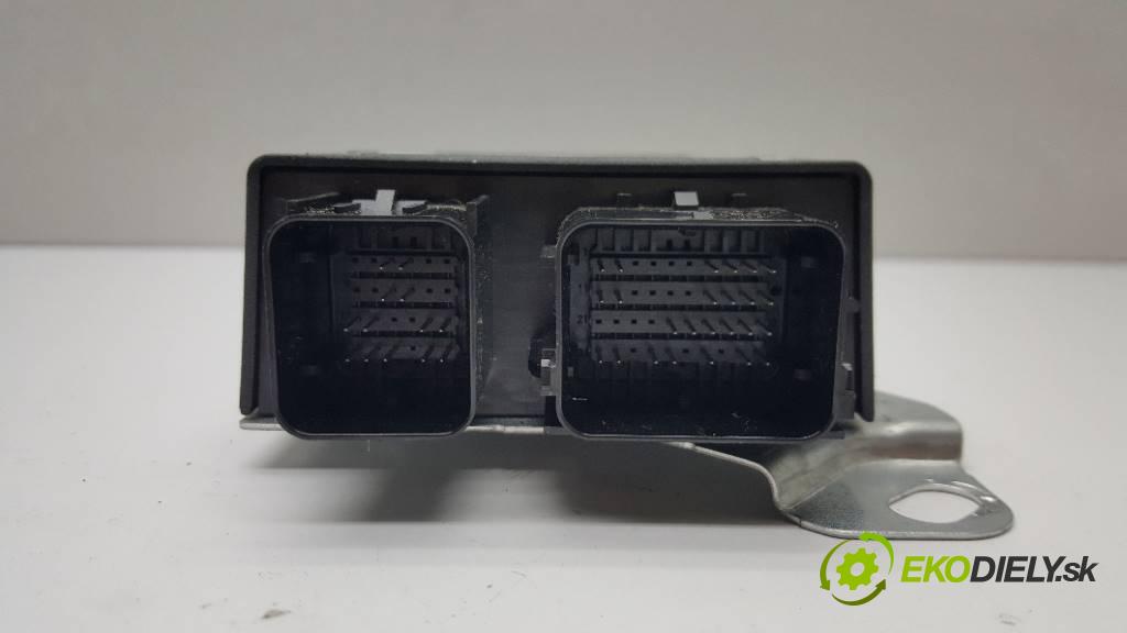 FORD FOCUS  MK3 2013 115 kW  MK3 1997 senzor airbag CM5T14B321CA USZKODZONY  (Snímače)