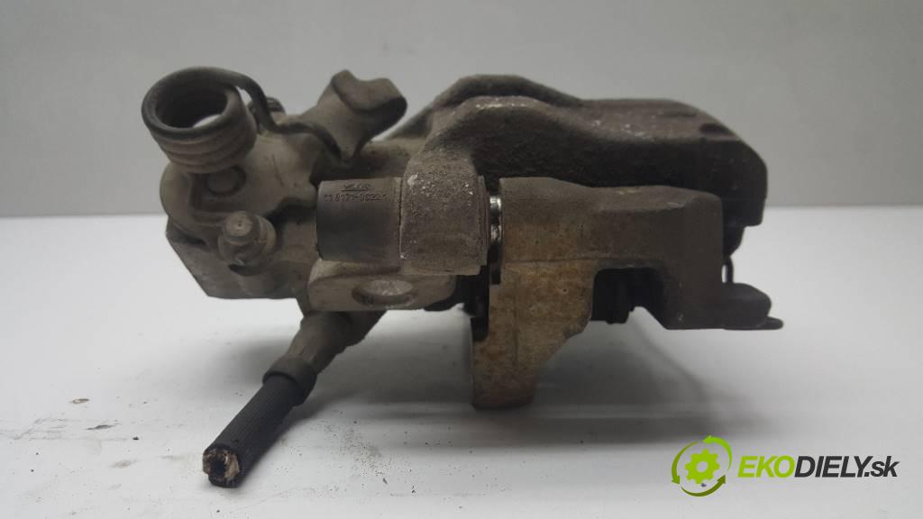 FORD FOCUS  MK3 2013 115 kW  MK3 1997 Brzdič strmeň zad ľavy  (Ostatné)