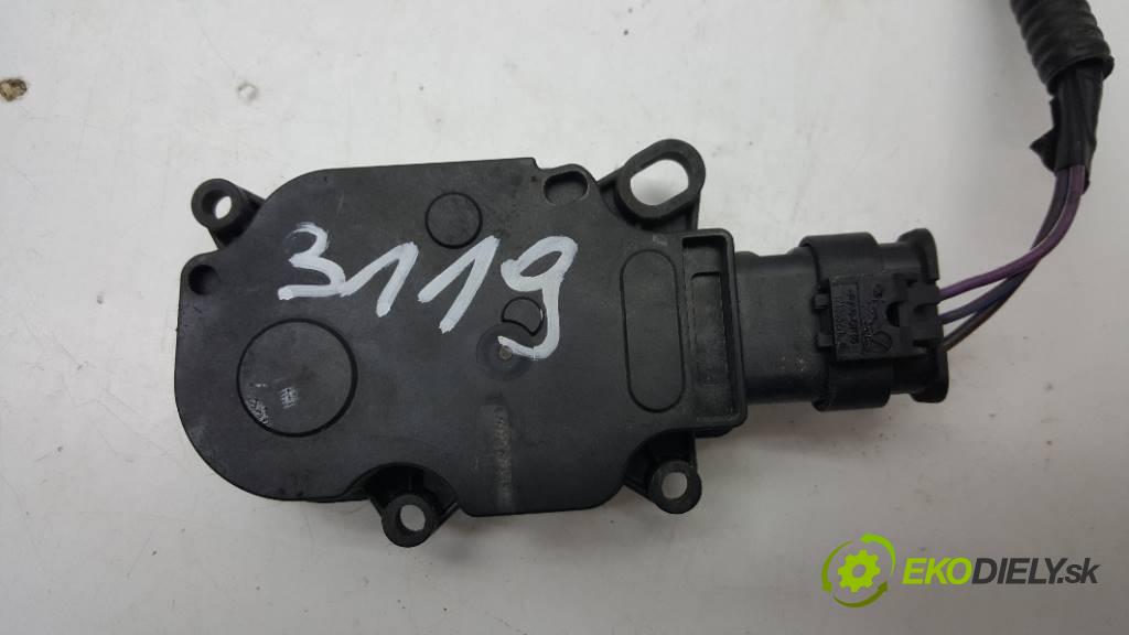 VOLVO V 40 D4 2014 190 kW D4 1969 Motorček kúrenia 1 31402679