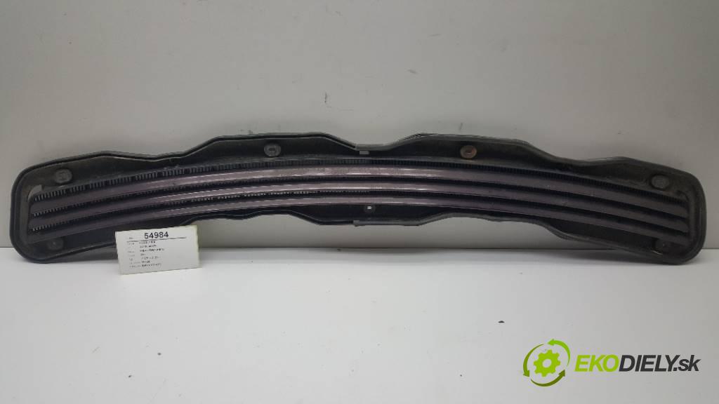 MERCEDES-BENZ 210 E 270 CDI 210 2001 125 kW E 270 CDI 210 2685 Torpédo, plast pod čelné okno A2108800705 (Torpéda)