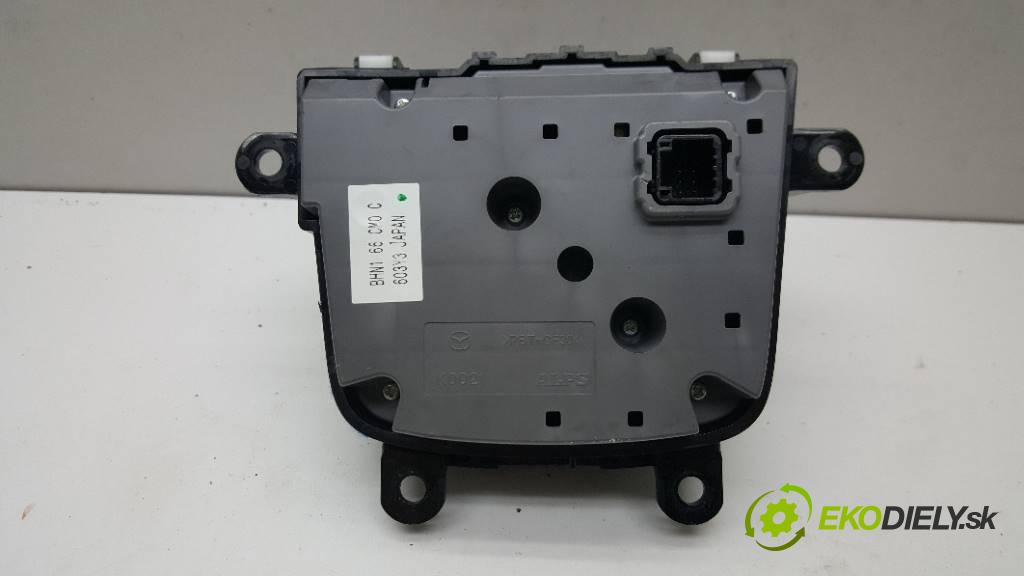 MAZDA 3  2016 120 kW    1998 přepínač navigace BHN166CM0C