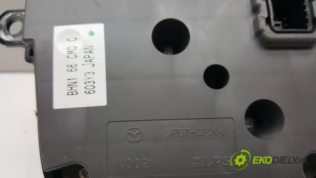 MAZDA 3  2016 120 kW    1998 přepínač navigace BHN166CM0C