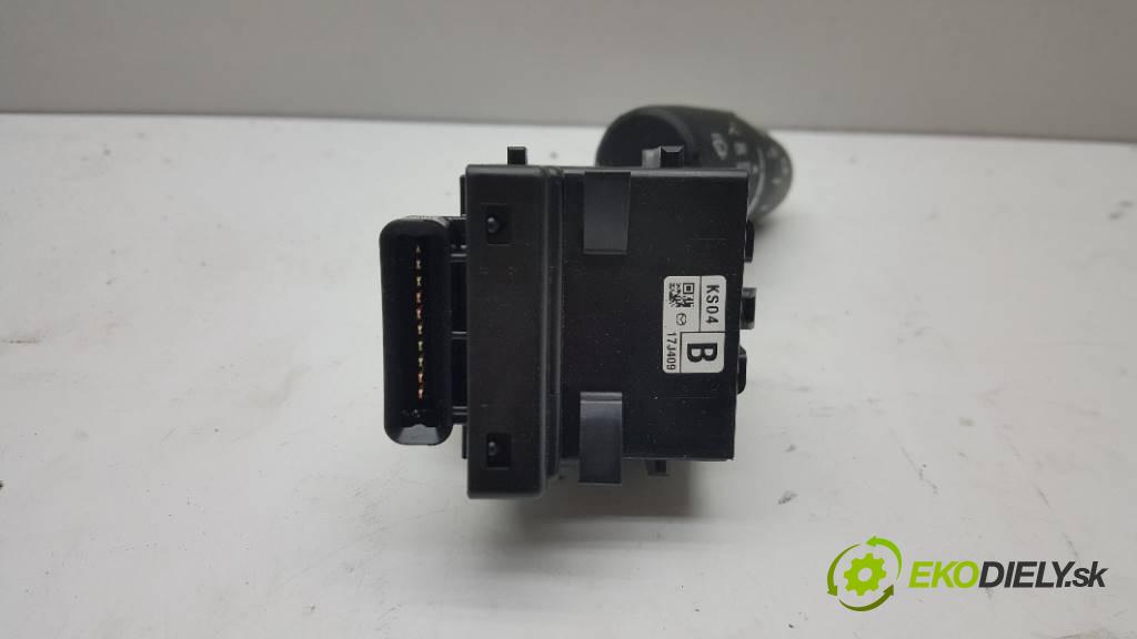 MAZDA 3  2016 120 kW     1998 Prepínač stieračov  (Prepínače, spínače, tlačidlá a ovládače kúrenia)