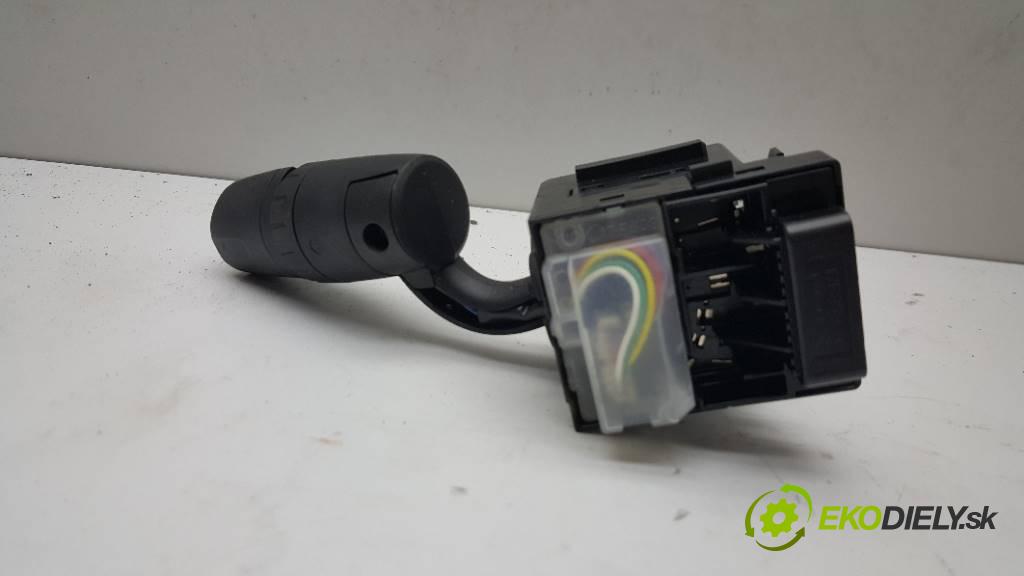 MAZDA 3  2016 120 kW     1998 Prepínač stieračov  (Prepínače, spínače, tlačidlá a ovládače kúrenia)