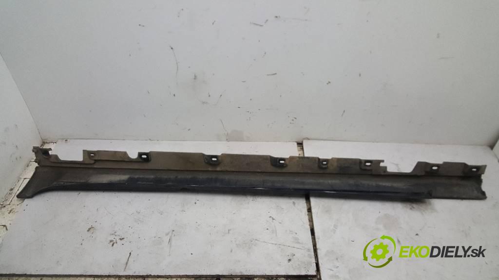 BMW F10 F11 2013 163 kW F11 1995 práh pravý  (Ostatní)