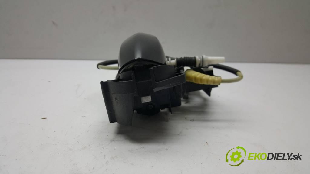 BMW F10 F11 2013 163 kW F11 1995 Kľučka vonkajšia zad pravá x471755009