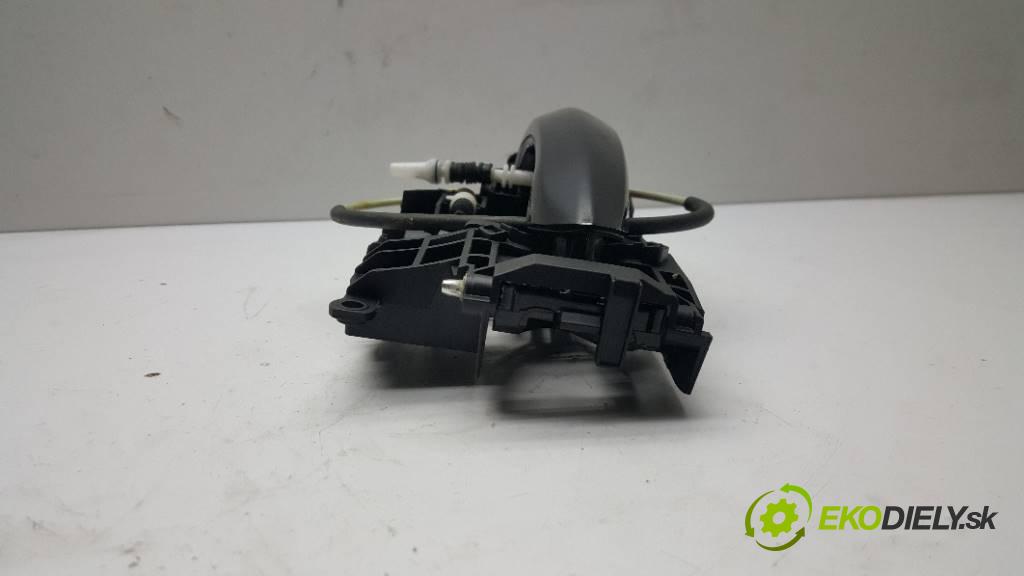 BMW F10 F11 2013 163 kW F11 1995 Kľučka vonkajšia zad pravá x471755009