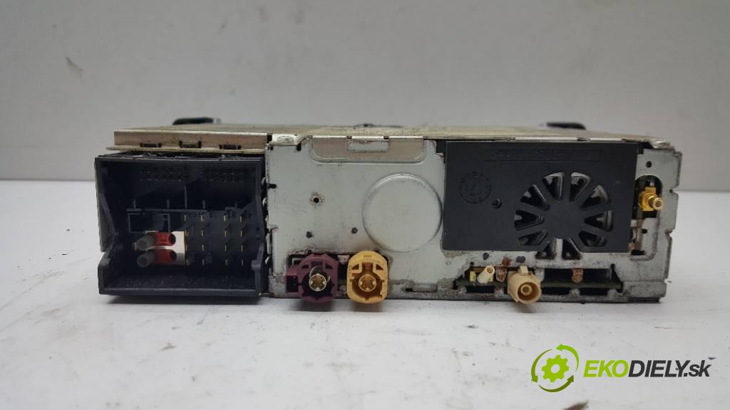 BMW F10 F11 2013 163 kW F11 1995 RADIO 9311298 (Audio zariadenia)