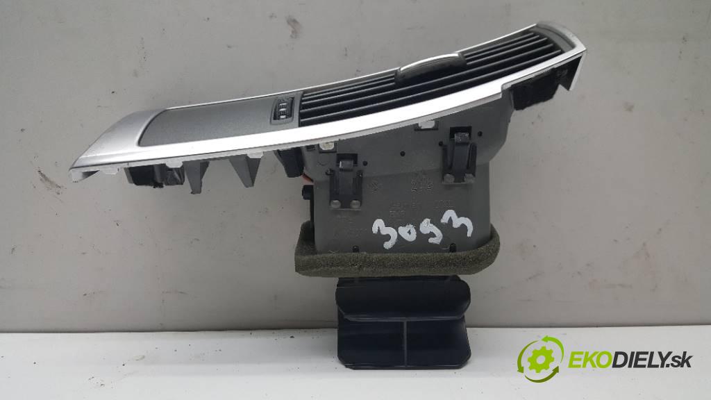 AUDI A6 C6 2006 224 kW C6 2967 Mriežky kúrenia 4F1820901