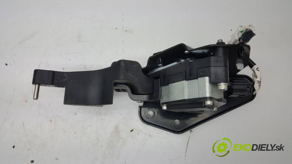 INFINITI Q50   2017 211 kW X 1991 Potenciometer plynového pedálu 24046 4HK0A010002 (Pedále)