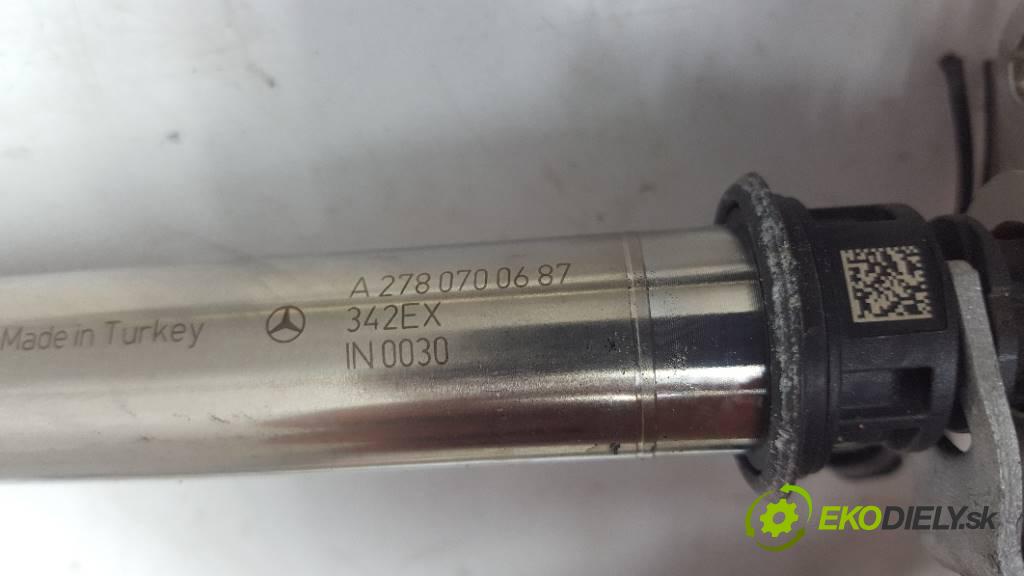 INFINITI Q50 X 2017 211 kW X 1991 Lišta vstrekovacia A2780700687 A2740700995 (Vstrekovacie lišty)