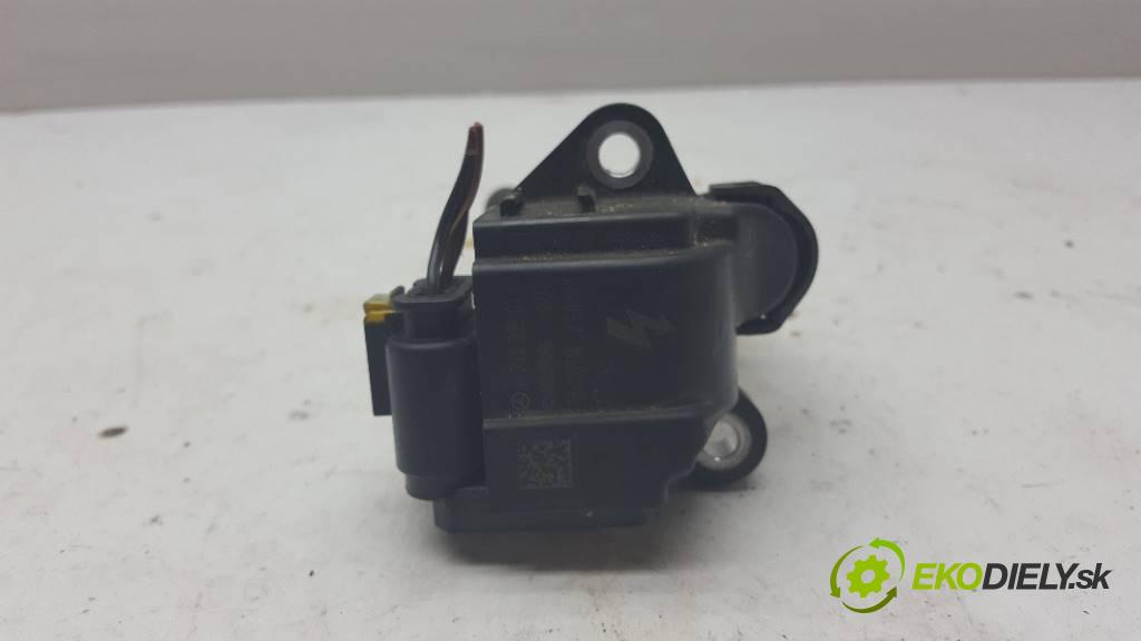 INFINITI Q50 X 2017 211 kW X 1991 Cievka zapaľovacia A2749060700 28400714 (Zapaľovacie cievky, moduly)