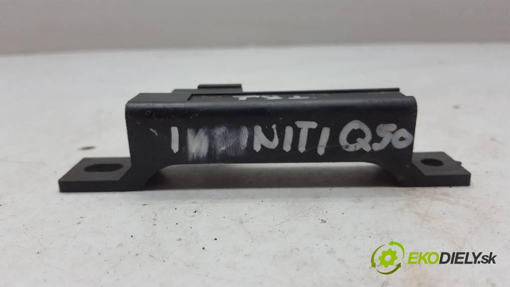 INFINITI Q50 X 2017 211 kW X 1991 snímač nárazu 1 4080806900