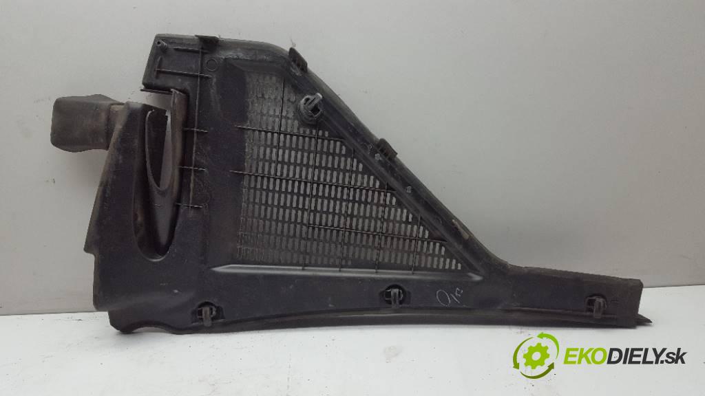 BMW X5 E70 2009 235 kW E70 2993 Torpédo, plast pod čelné okno 108341 10 PRAWE (Torpéda)
