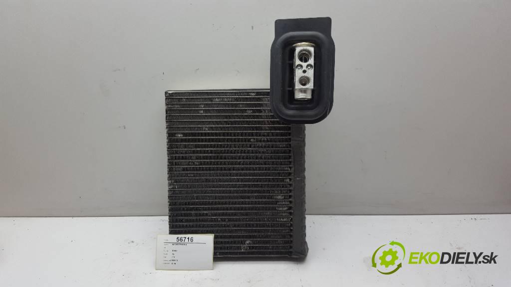 BMW X5 E70 2009 235 kW E70 2993 Výhrevné teleso, radiátor kúrenia  (Radiátory kúrenia)