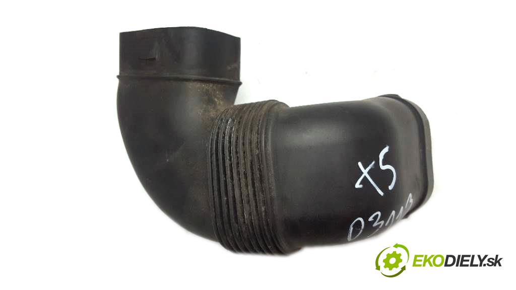 BMW X5 E70 2009 235 kW E70 2993 Rúra hadice trubka vzduchu  (Hadice chlazení vzduchu)