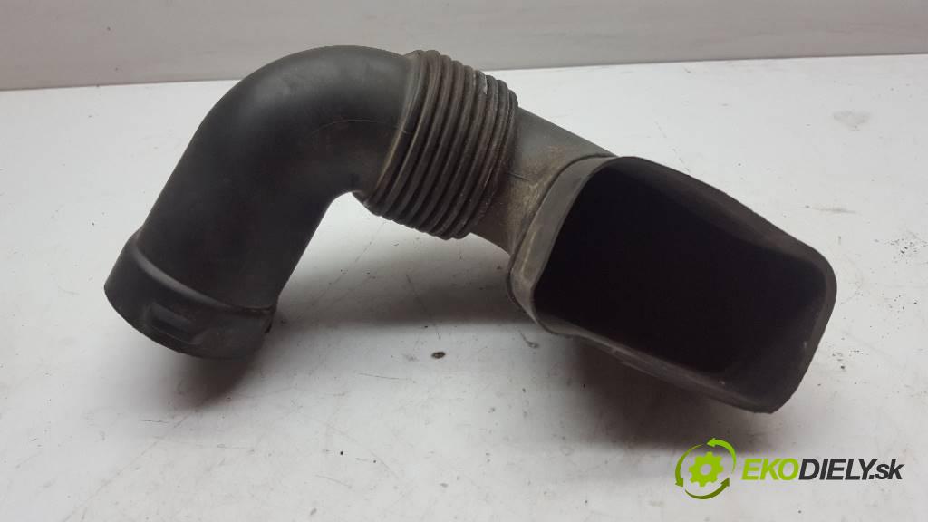 BMW X5 E70 2009 235 kW E70 2993 Rúra hadice trubka vzduchu  (Hadice chlazení vzduchu)