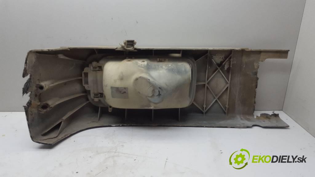 MERCEDES-BENZ 1820   1993 211 kW     5958 Svetlomet pravy  (Pravé)