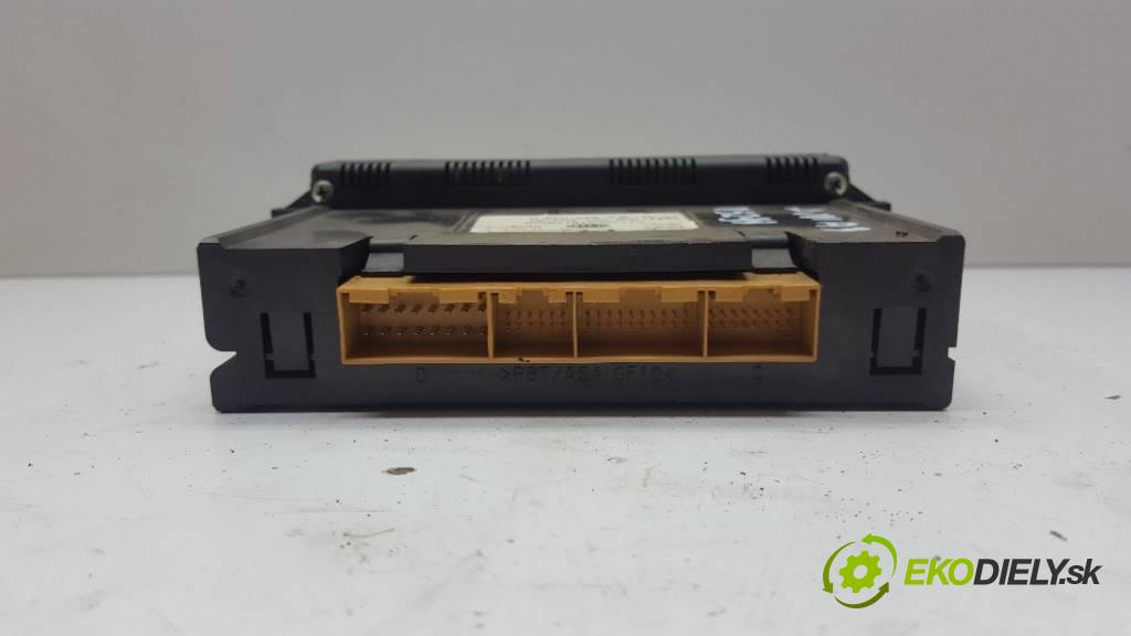 AUDI A3   1997 125 kW      1781 Panel ovládaní topení 8L0820043D 5HB007608-04 (Ovládaní topení a přepínače)