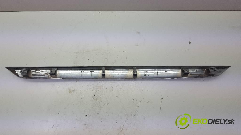 INFINITI Q50   2015 170 kW     2143 lišta dveří zadní část  (Lišty)