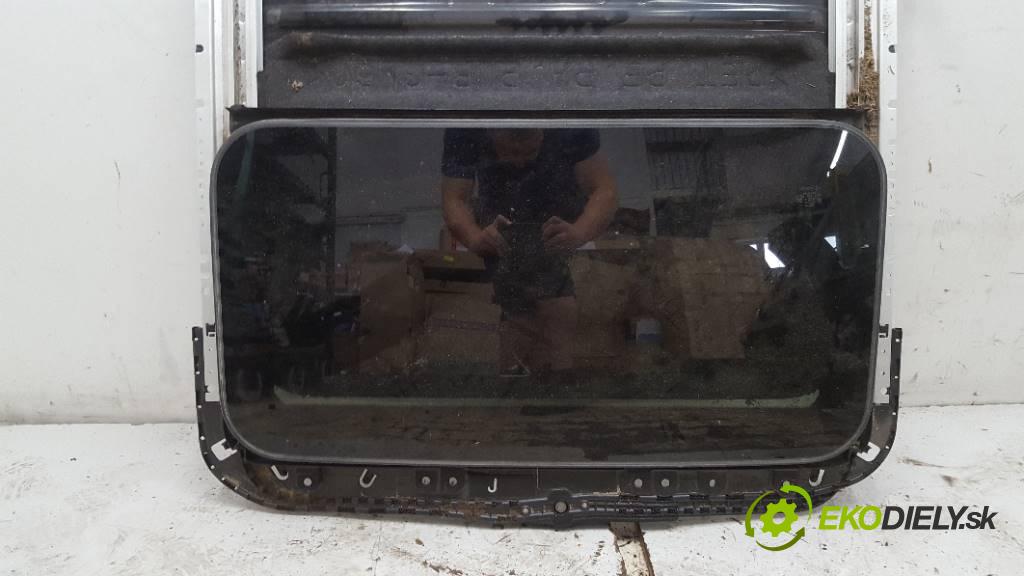 INFINITI Q50   2015 170 kW      2143 střešní okno  (Okna karoserie)