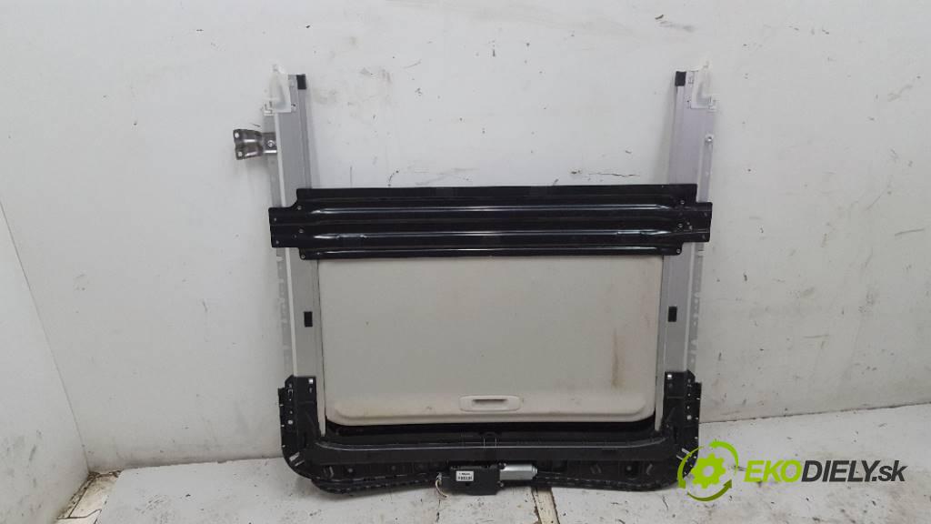 INFINITI Q50   2015 170 kW      2143 střešní okno  (Okna karoserie)