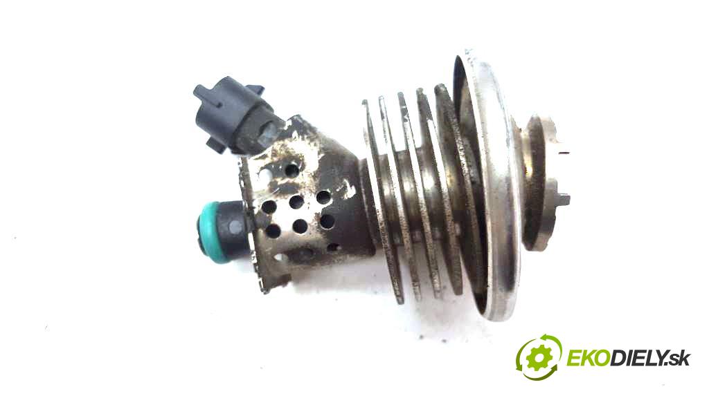 INFINITI Q50   2015 170 kW      2143 vstřikovací ventily 160724HK0A