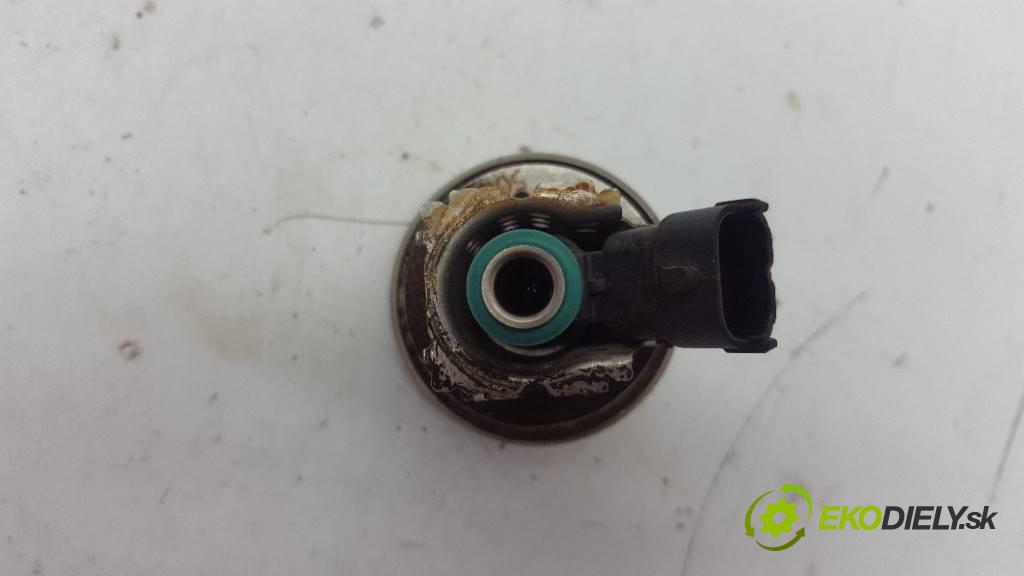 INFINITI Q50   2015 170 kW      2143 vstřikovací ventily 160724HK0A