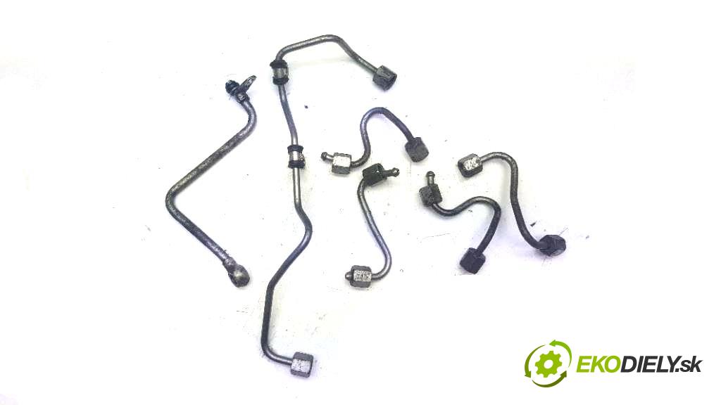 INFINITI Q50   2015 170 kW      2143 rúrka turba RURKI WTRYSKIWACZY  (Hadice intercoolera)