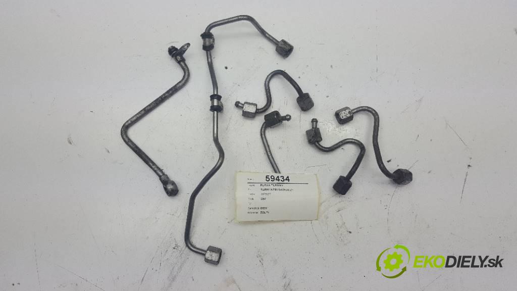 INFINITI Q50   2015 170 kW      2143 rúrka turba RURKI WTRYSKIWACZY  (Hadice intercoolera)