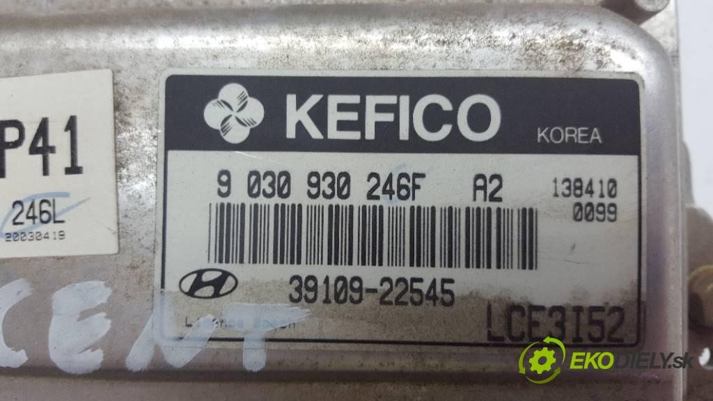 HYUNDAI  ACCENT   2003 90 kW      1495 riadiaca jednotka Motor 9030930246F 39109-22545 (Riadiace jednotky)
