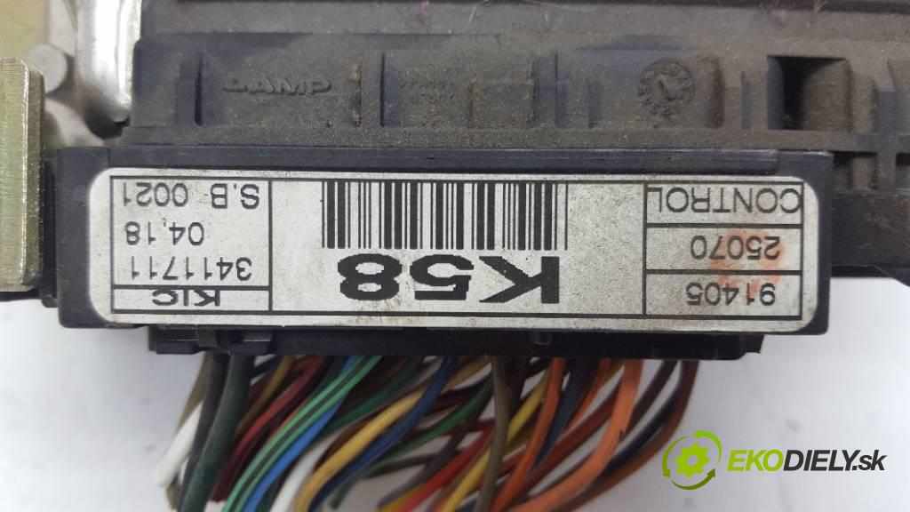 HYUNDAI  ACCENT   2003 90 kW      1495 riadiaca jednotka Motor 9030930246F 39109-22545 (Riadiace jednotky)
