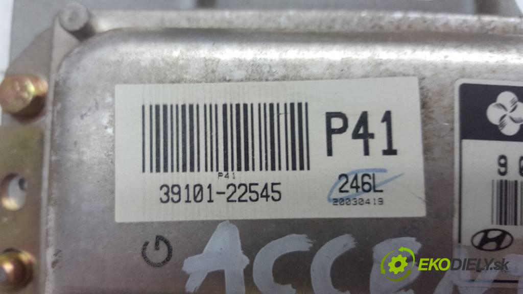 HYUNDAI  ACCENT   2003 90 kW      1495 riadiaca jednotka Motor 9030930246F 39109-22545 (Riadiace jednotky)