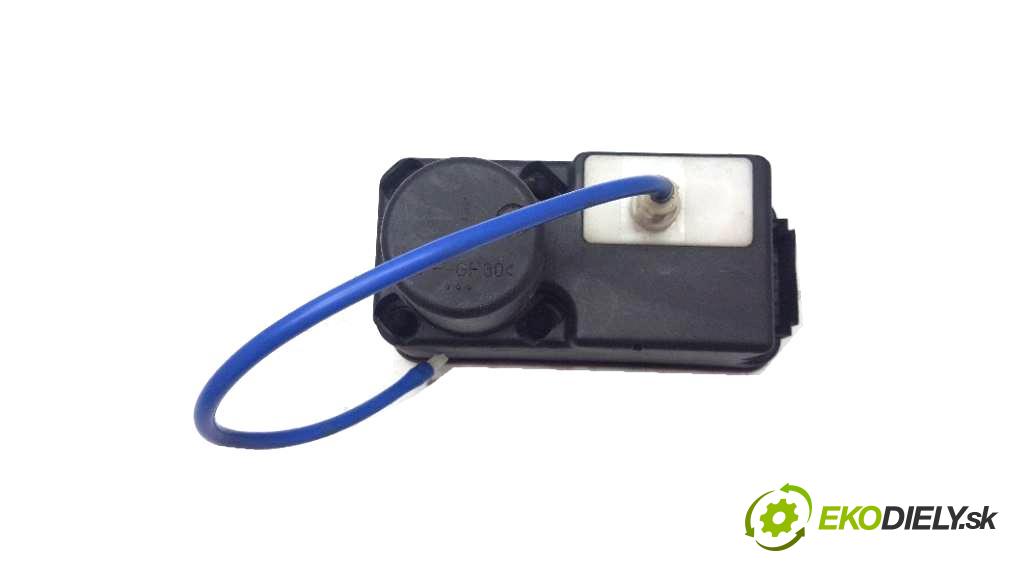 VOLKSWAGEN POLO  1998 44KW      1390 pumpa centrálneho zámku 1H0962257F (Riadiace jednotky centrálneho zámku)