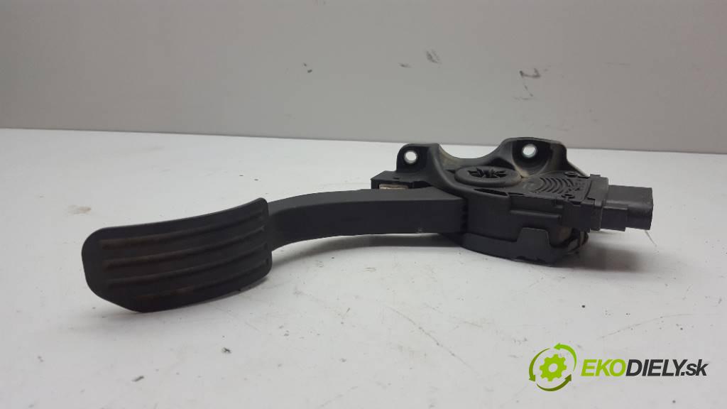 VOLVO V70   2014 241 kW     1969 Potenciometer plynového pedálu 31329058 (Pedále)