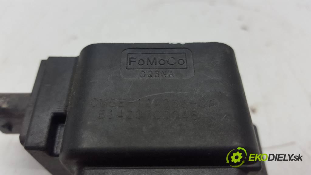 VOLVO V70   2014 241 kW     1969 Cievka zapaľovacia CM5E-12A366-CA (Zapaľovacie cievky, moduly)