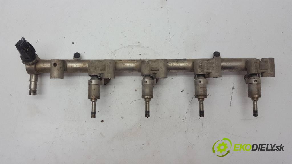 VOLVO V70   2014 241 kW     1969 Lišta vstrekovacia 0261555115 (Vstrekovacie lišty)